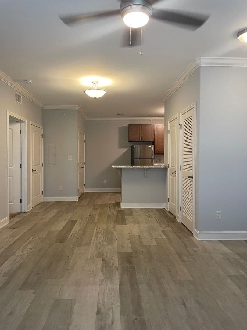 Bowling Green Apartment: 249 Greenwood Lane