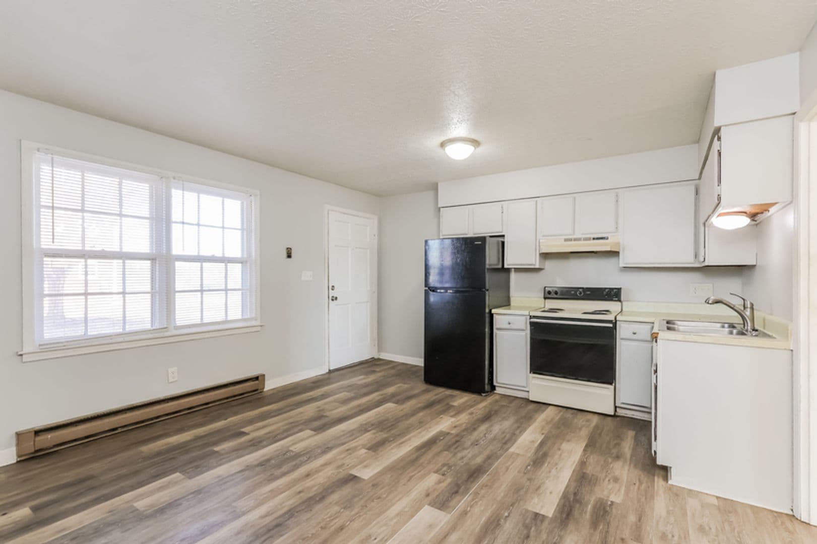 Bowling Green Apartment: 6550 Louisville Rd
