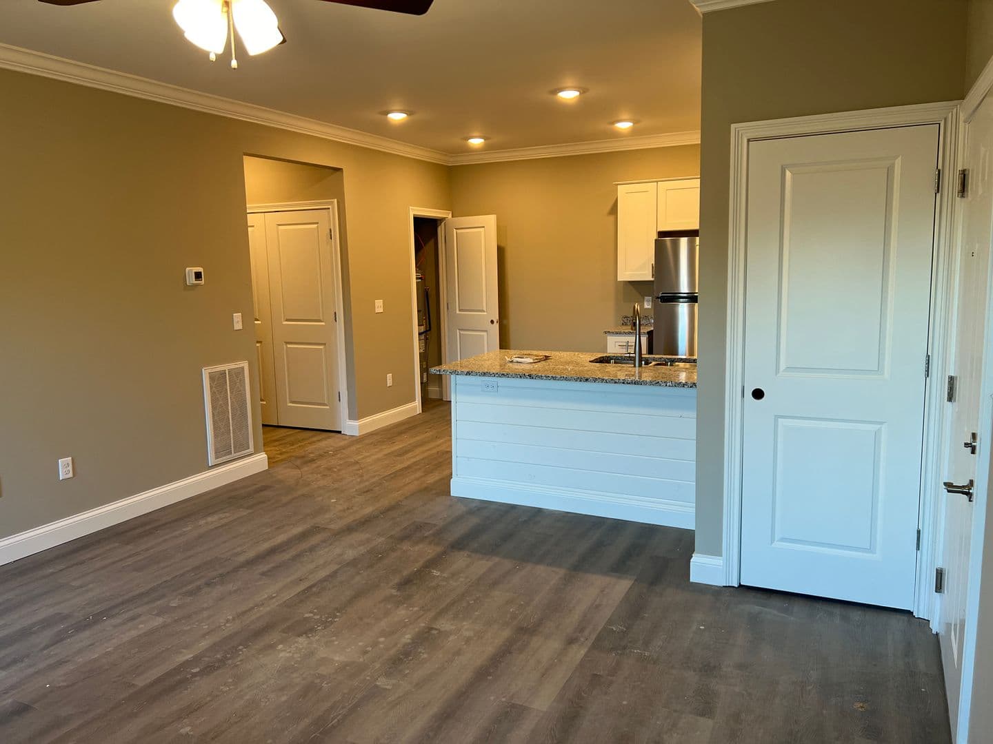 Bowling Green Apartment: 171 Hunt Village Lane