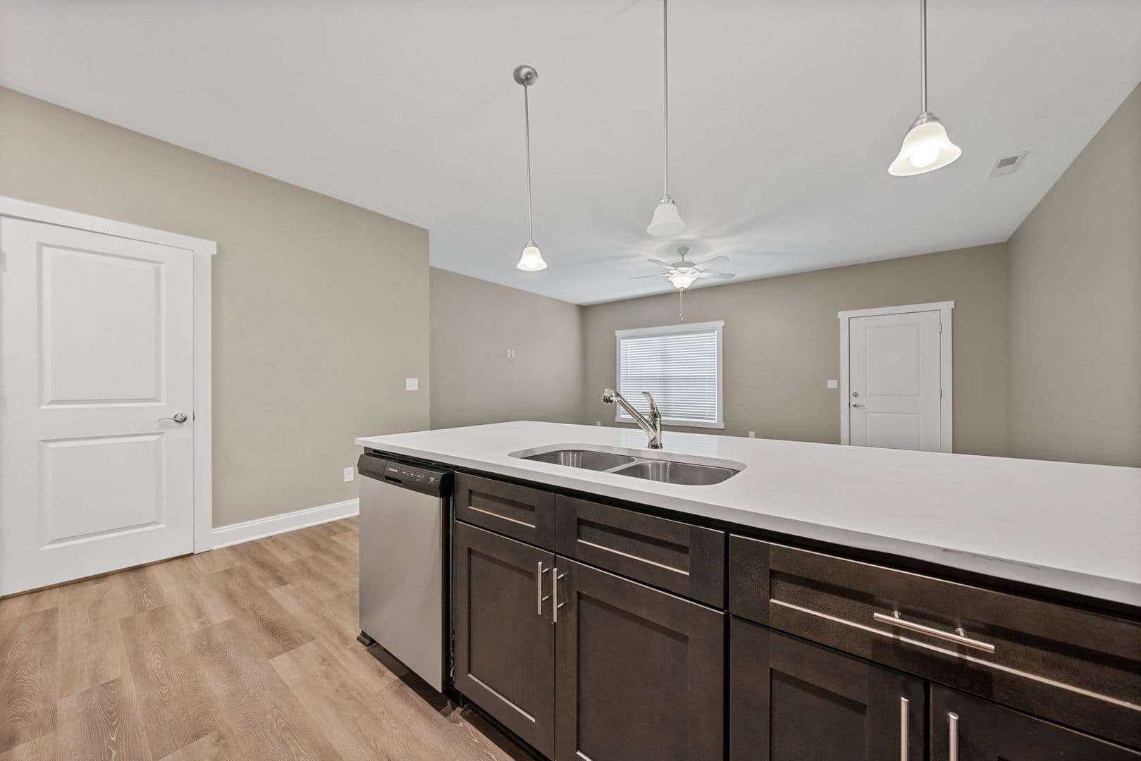 Bowling Green Apartment: 945 Riverbend Street