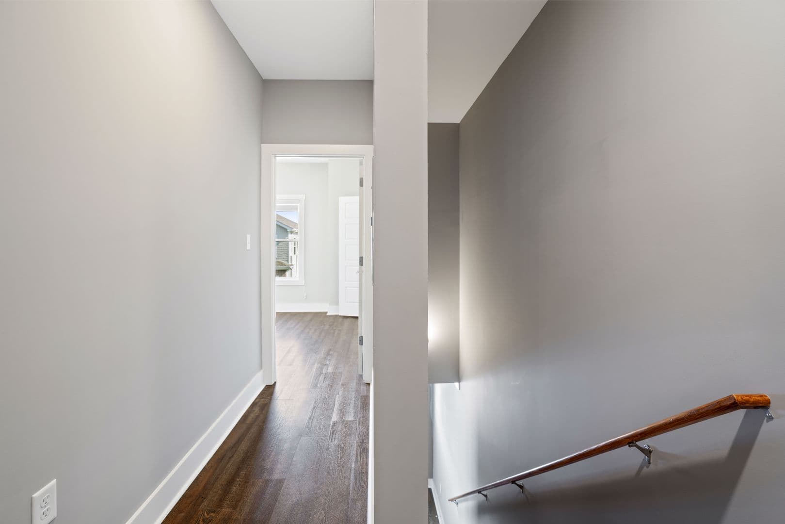 White House Apartment: 529 Raymond Hirsch Parkway
