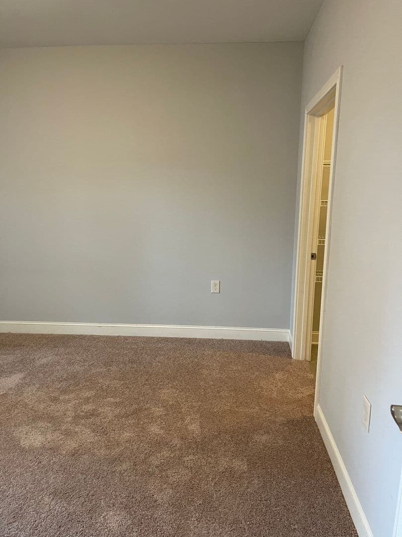 Bowling Green Apartment: 249 Greenwood Lane