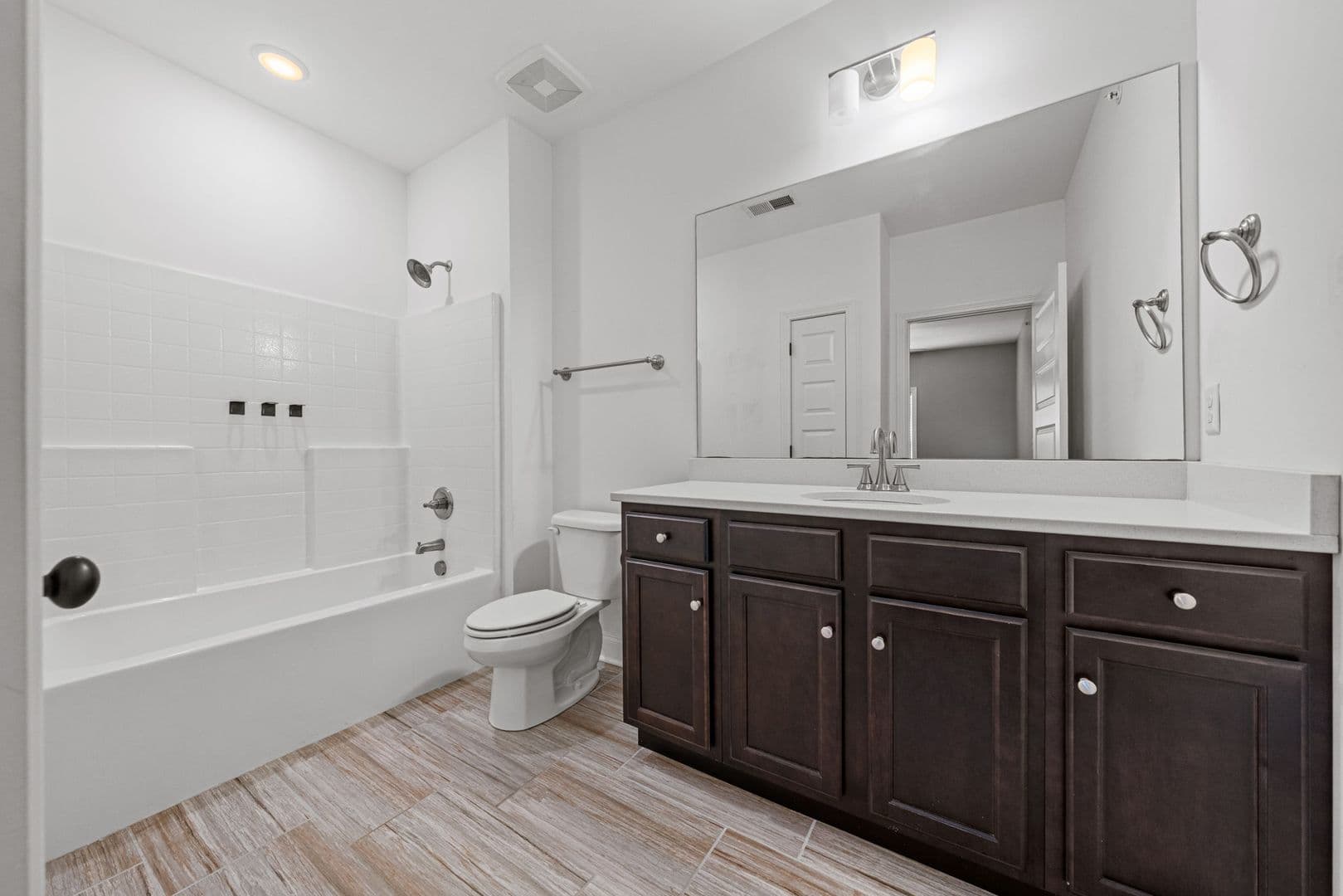Bowling Green Apartment: 864 Fairview Avenue