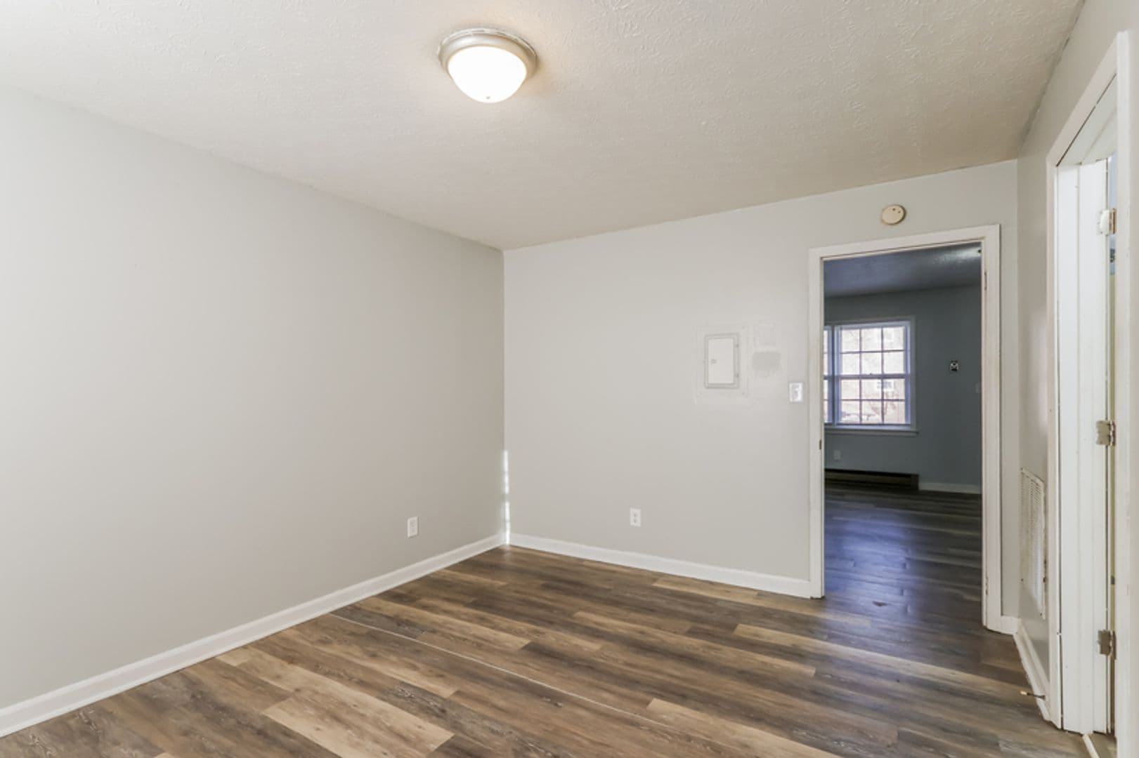Bowling Green Apartment: 6550 Louisville Rd