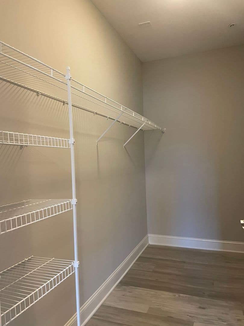 Bowling Green Apartment: 249 Greenwood Lane