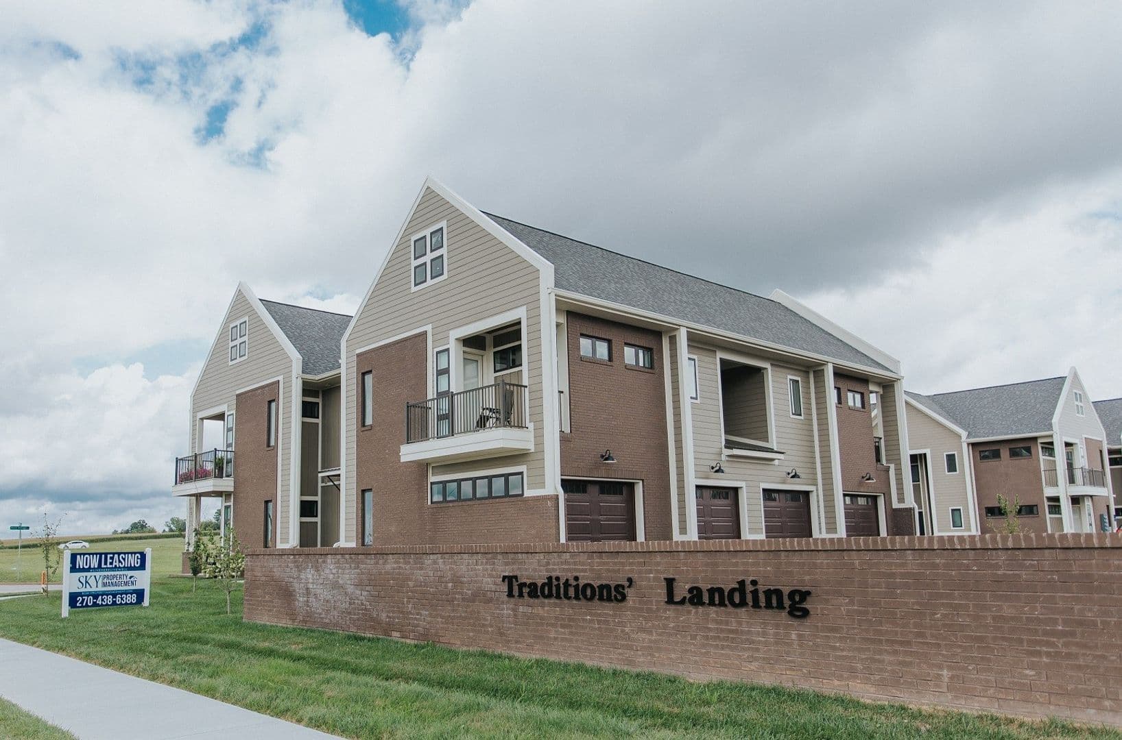 Bowling Green Apartment: 171 Hunt Village Lane