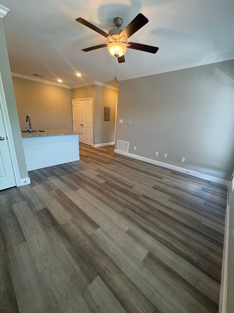 Bowling Green Apartment: 173 Windover Avenue