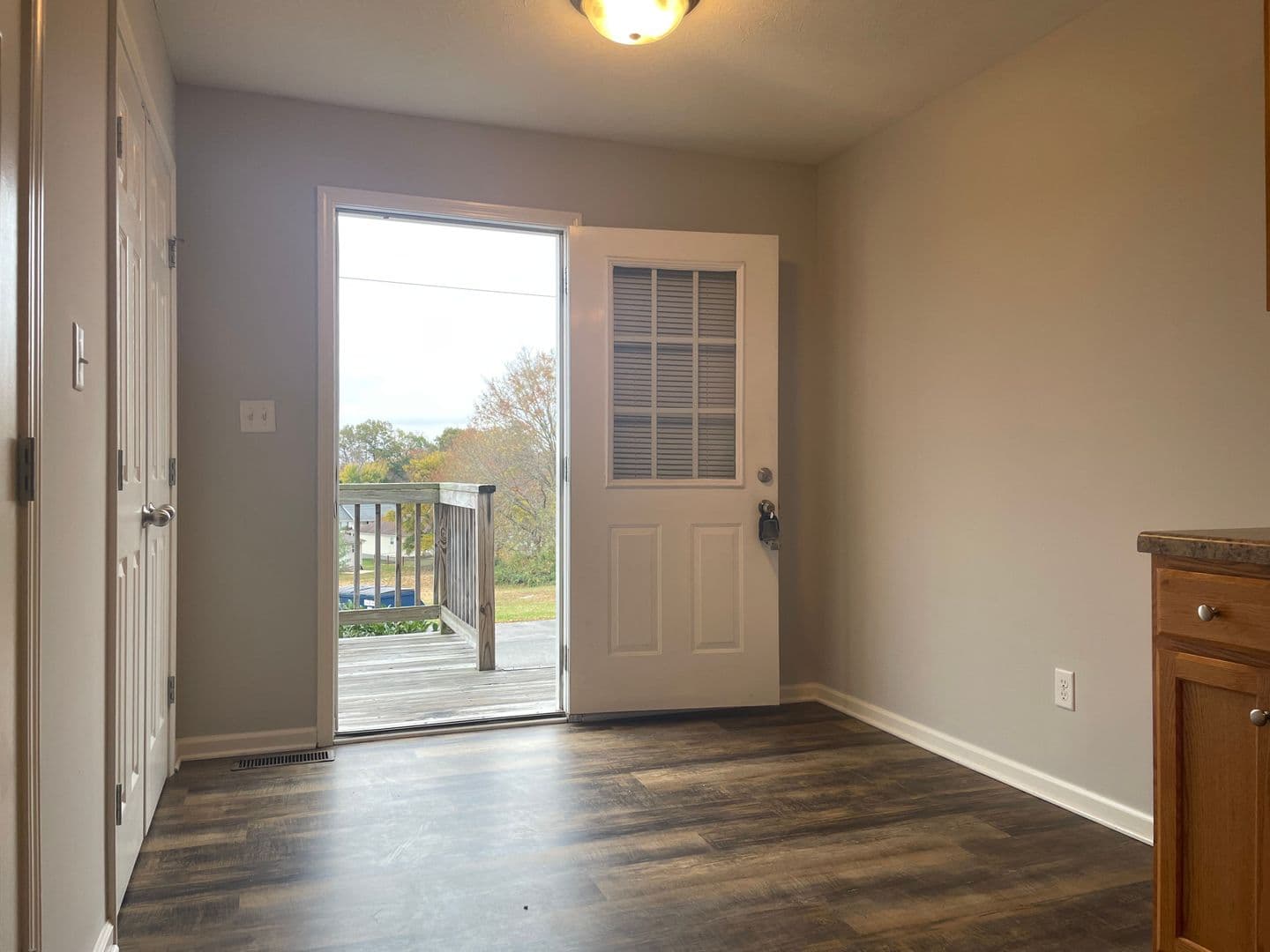 Bowling Green Apartment: 348 Upper Stone Avenue