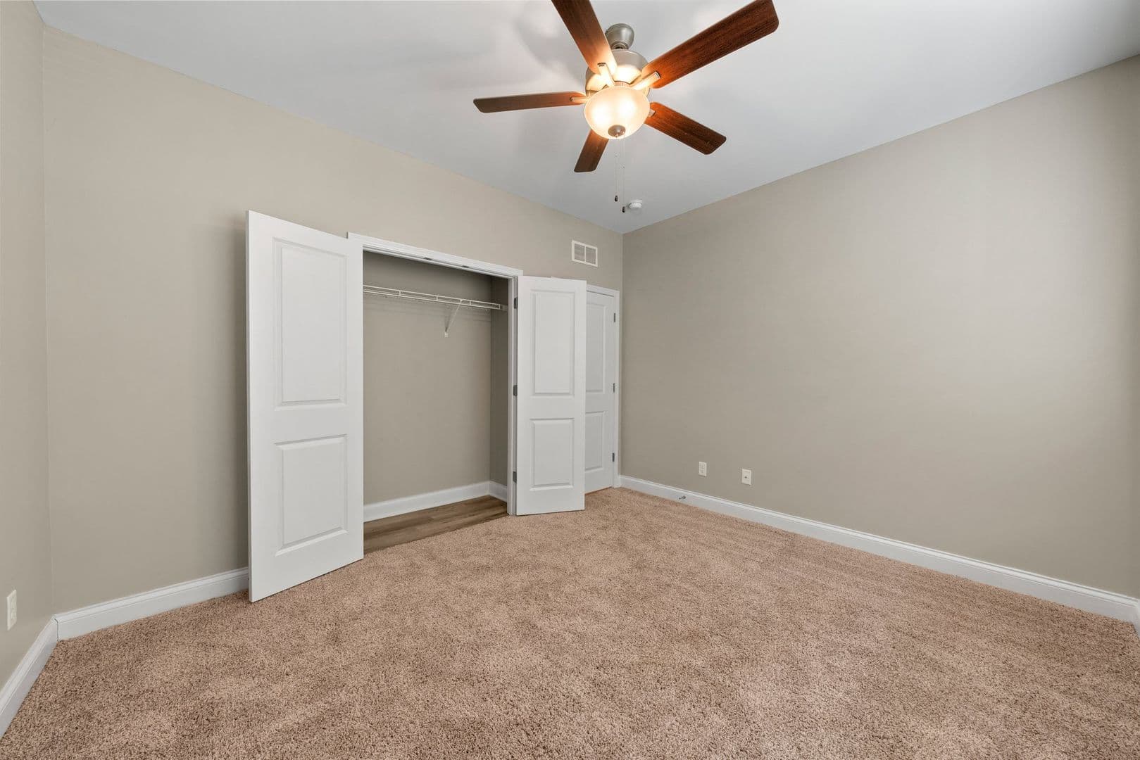 Bowling Green Apartment: 2363 Fox Ridge Court