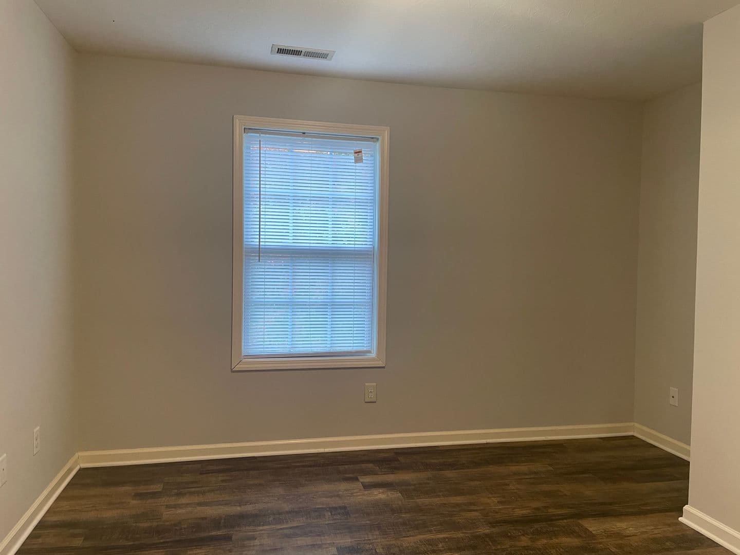 Bowling Green Apartment: 348 Upper Stone Avenue
