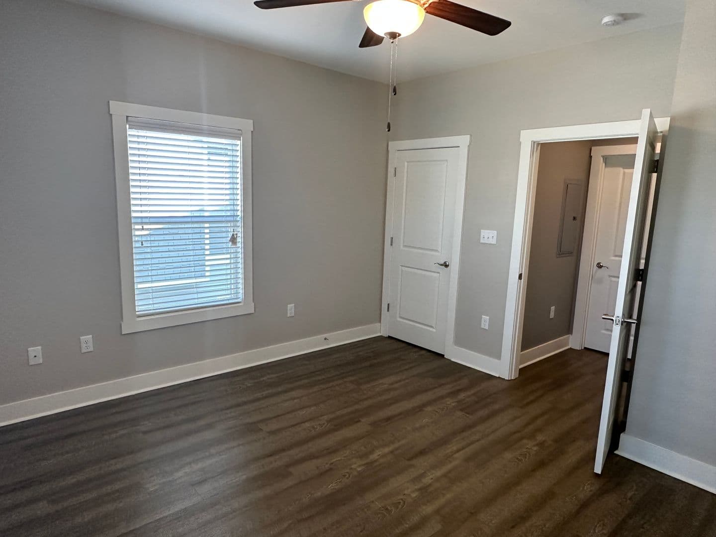 White House Apartment: 2940 US-31W