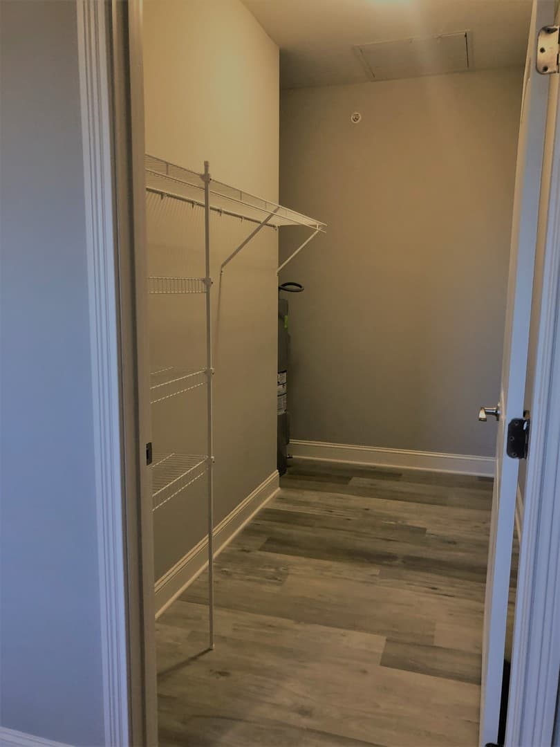 Bowling Green Apartment: 249 Greenwood Lane