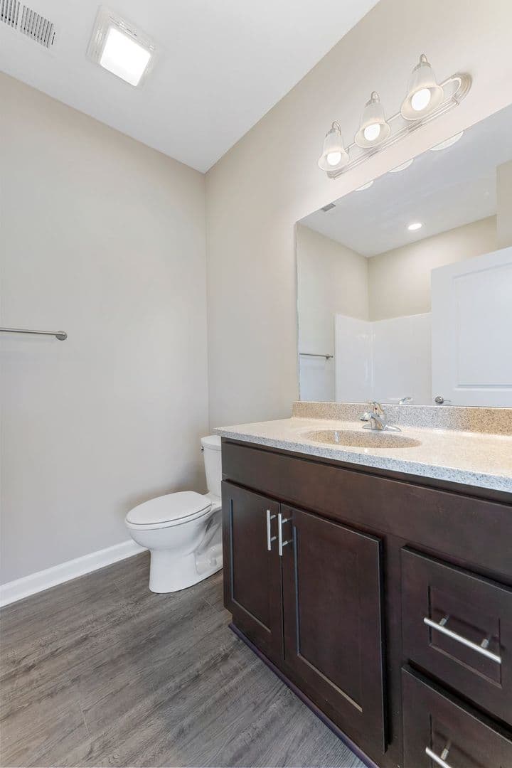 Portland Apartment: 1077 Gateview Drive