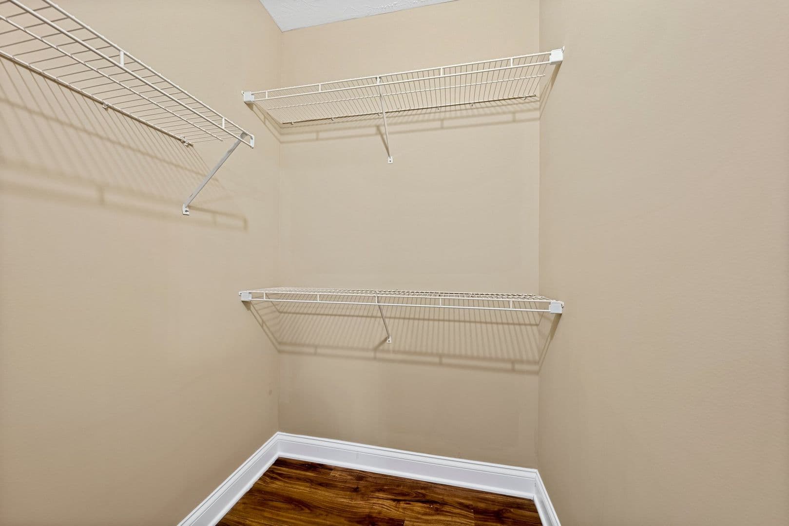 Bowling Green Apartment: 6068 Louisville Rd