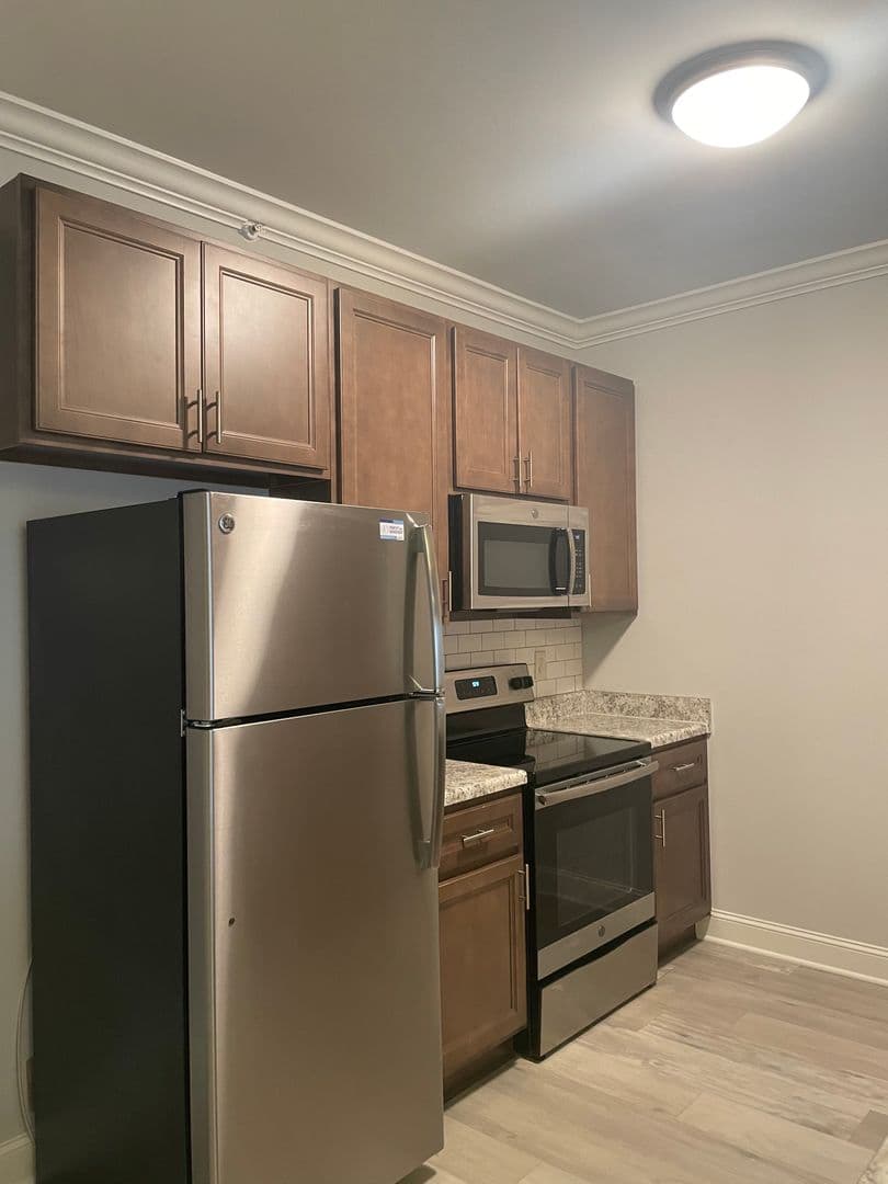 Bowling Green Apartment: 249 Greenwood Lane