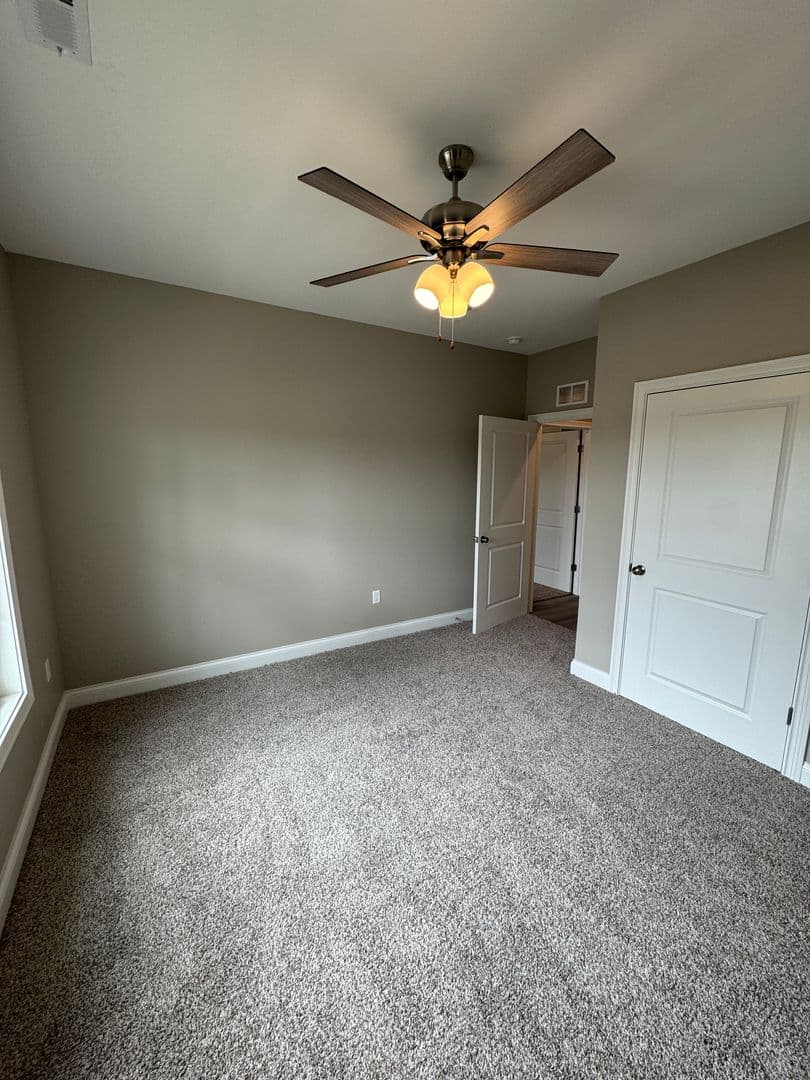 Bowling Green Apartment: 5204 Bakers Spring Street