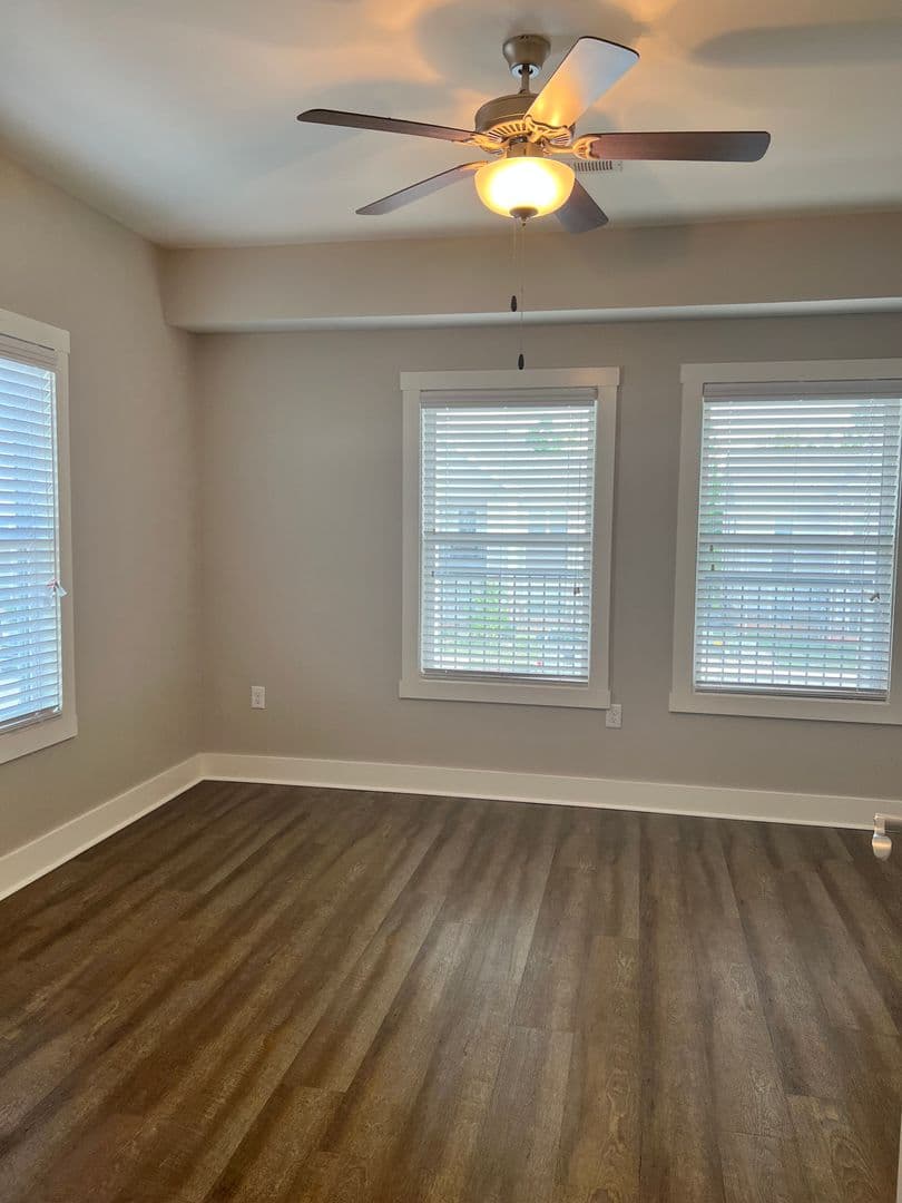White House Apartment: 2940 US-31W