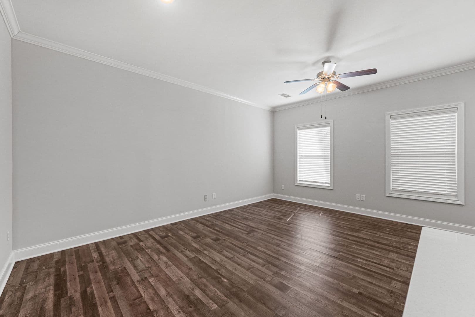 Bowling Green Apartment: 864 Fairview Avenue