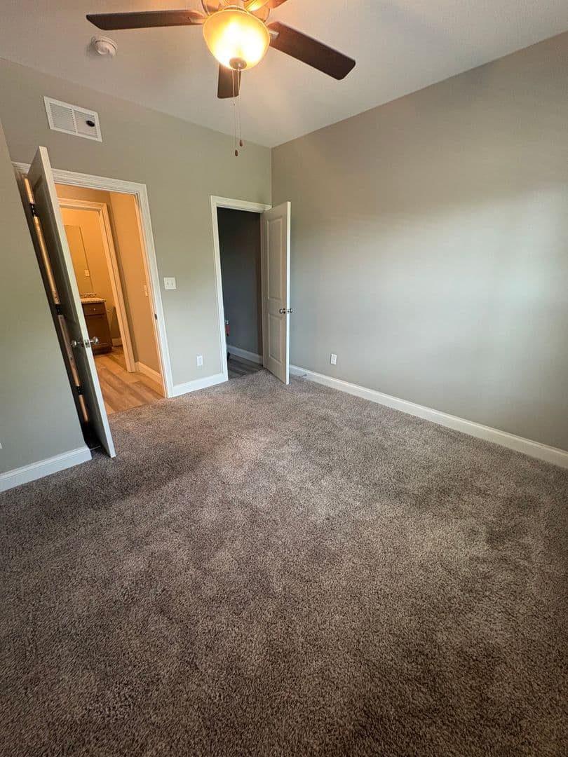 Bowling Green Apartment: 173 Windover Avenue