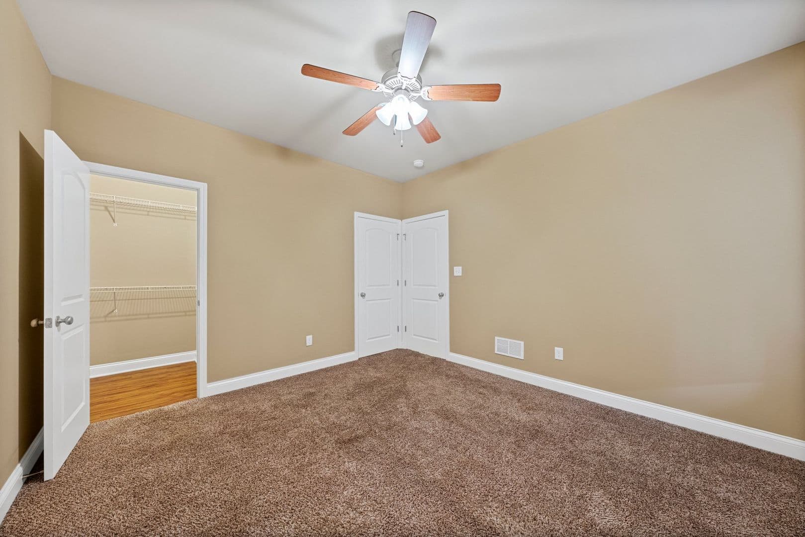 Bowling Green Apartment: 6068 Louisville Rd