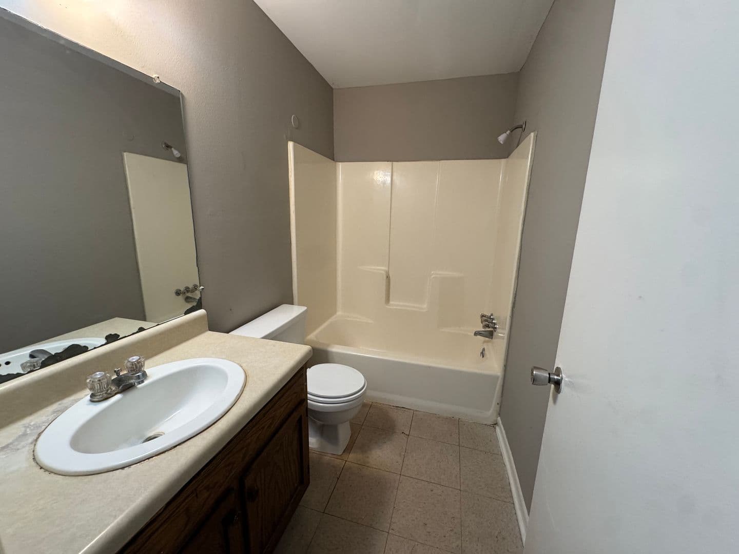 Bowling Green Apartment: 1500 Bryant Way