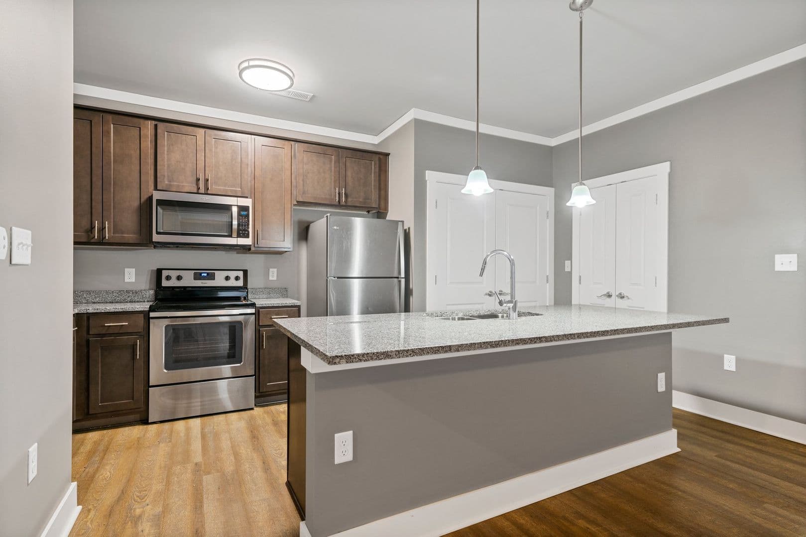 White House Apartment: 2940 US-31W