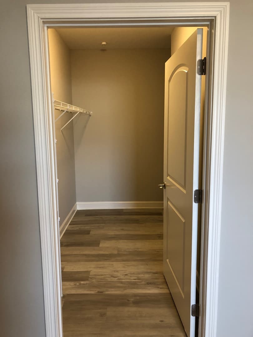 Bowling Green Apartment: 249 Greenwood Lane