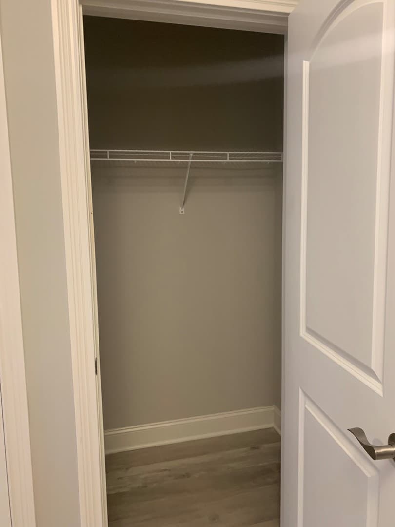 Bowling Green Apartment: 249 Greenwood Lane
