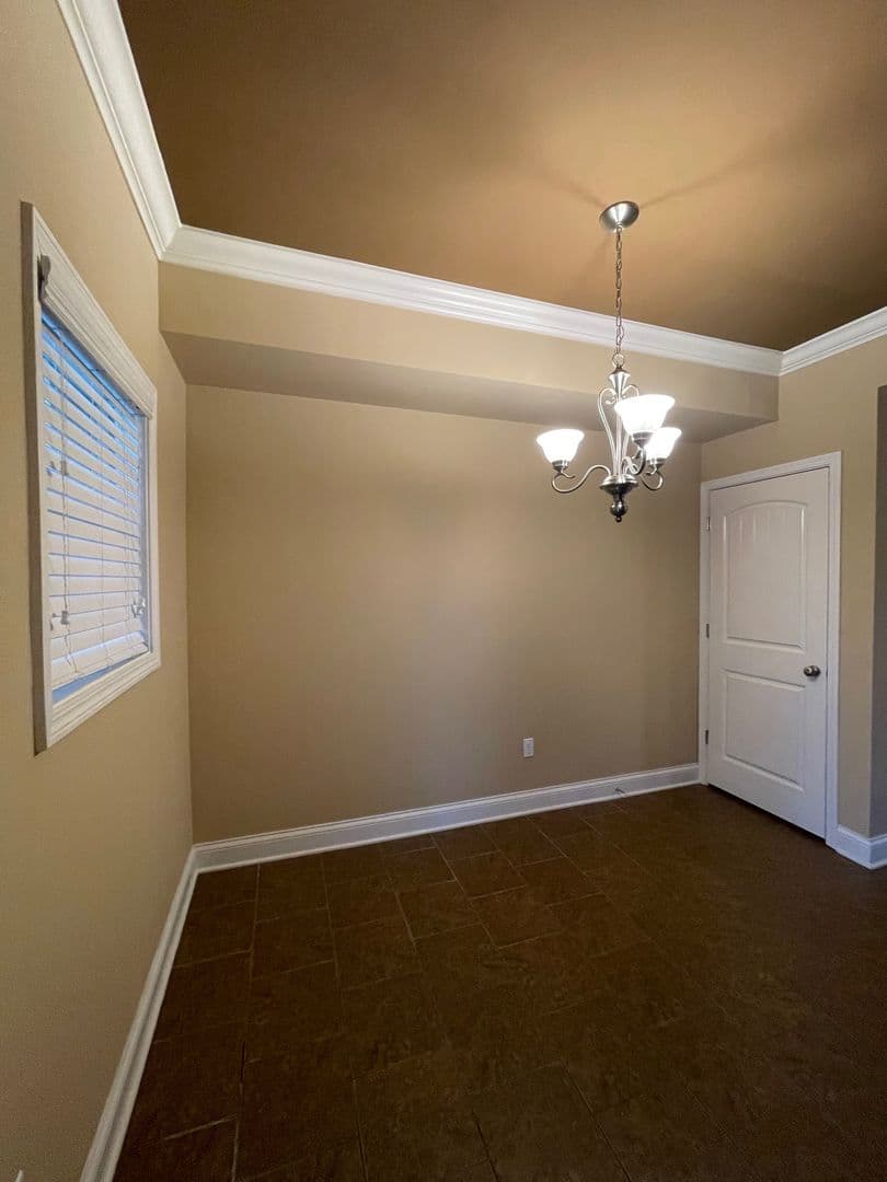 Bowling Green Apartment: 655 Declaration Way