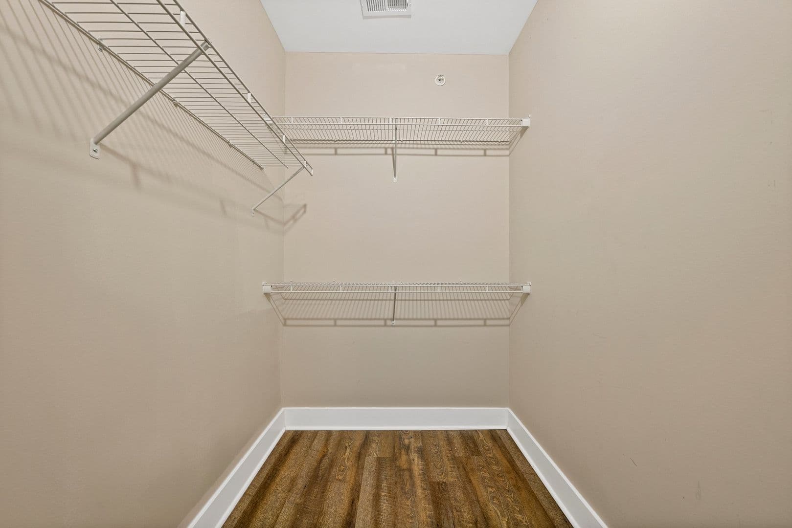 White House Apartment: 2940 US-31W