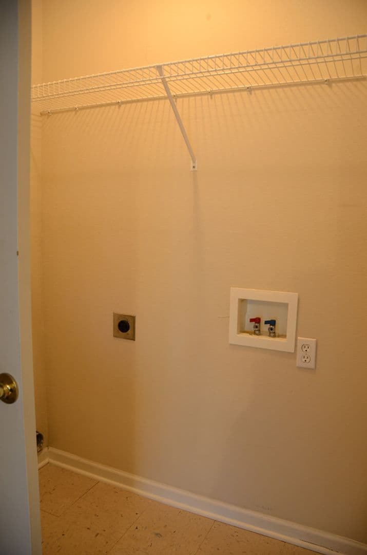 Bowling Green Apartment: 2463 Ken Bale Boulevard
