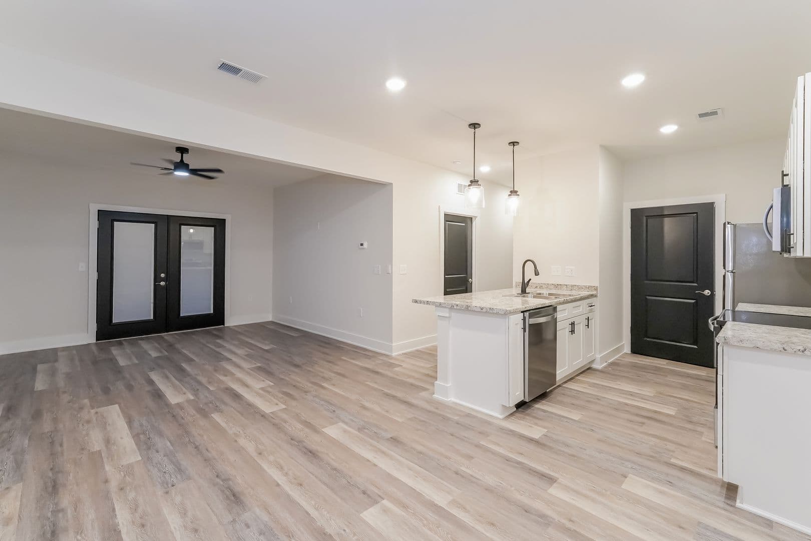 Franklin Apartment: 801 Blackjack Road
