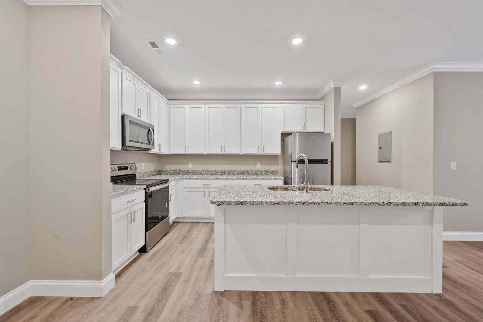 Bowling Green Apartment: 179 Walnut Creek Drive