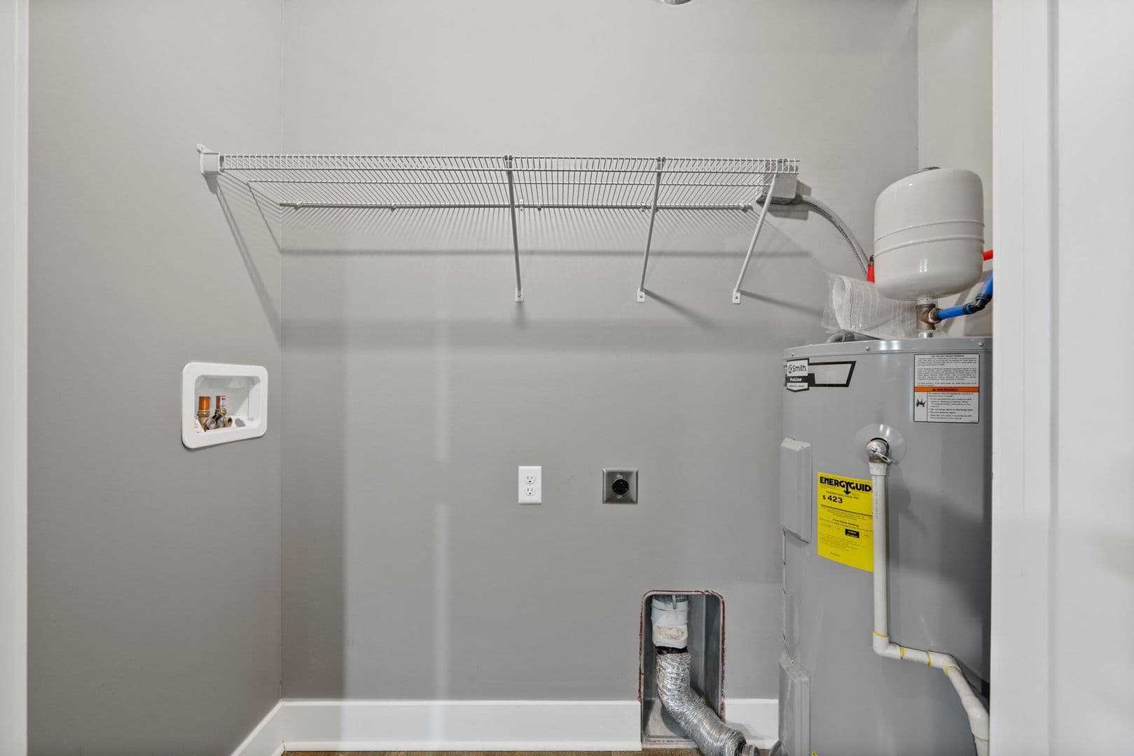 White House Apartment: 2940 US-31W