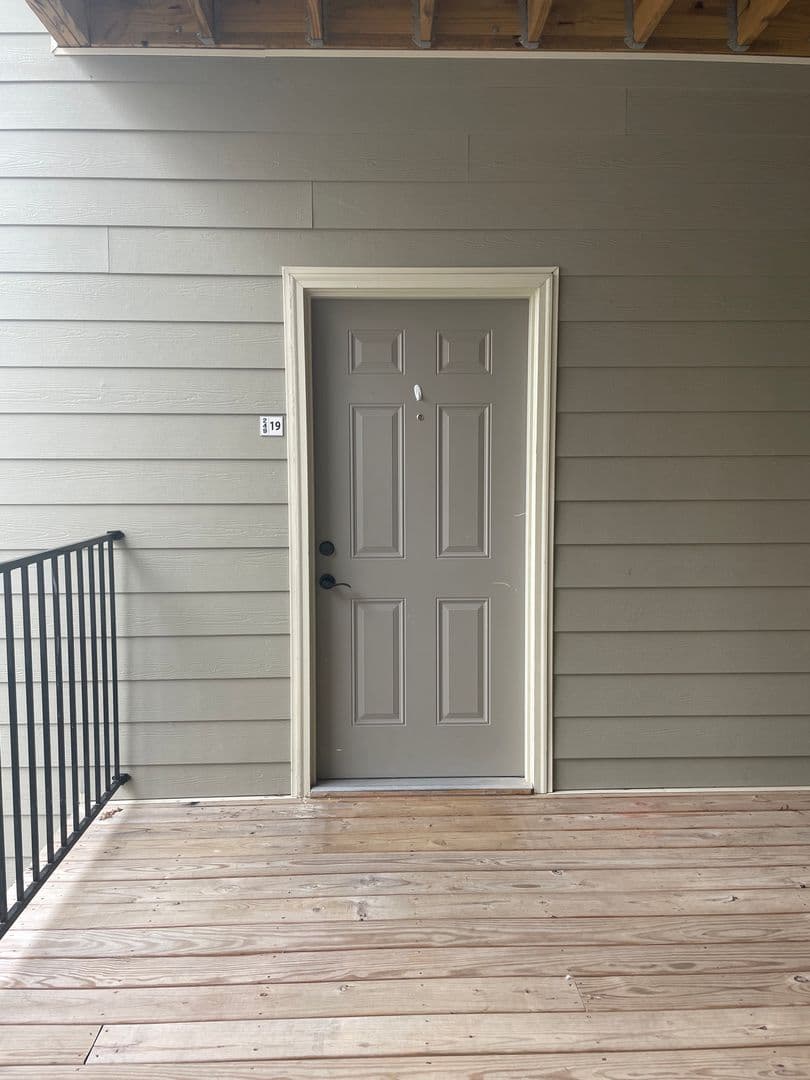 Bowling Green Apartment: 249 Greenwood Lane