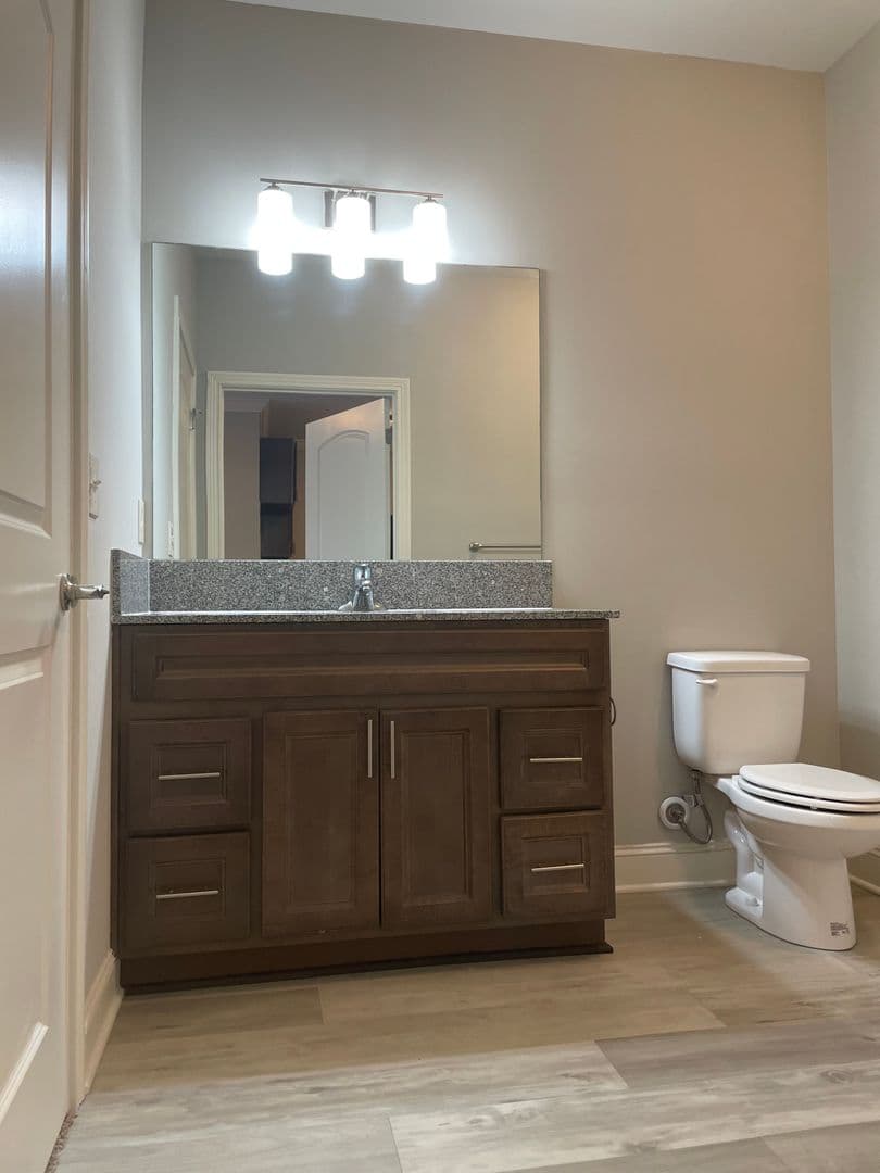 Bowling Green Apartment: 249 Greenwood Lane