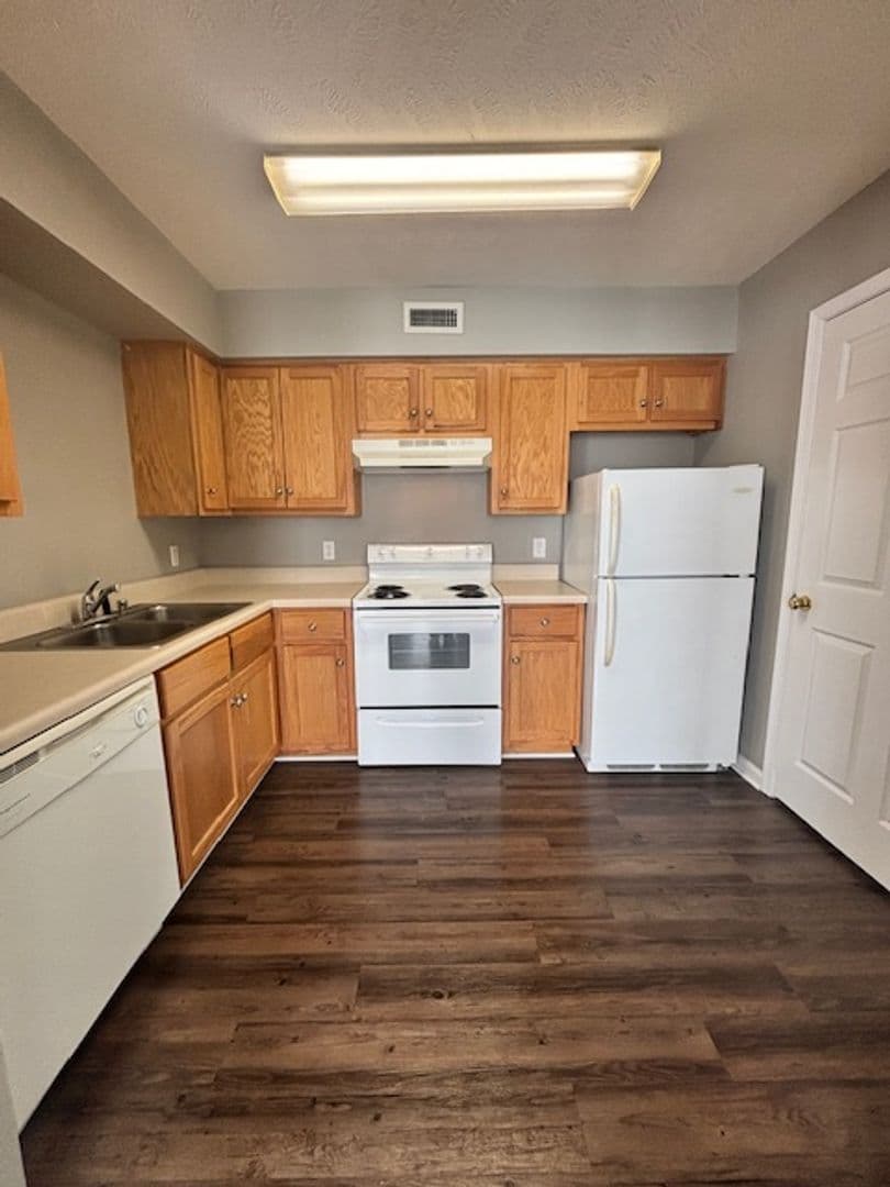 Bowling Green Apartment: 128 River Tanmer Way