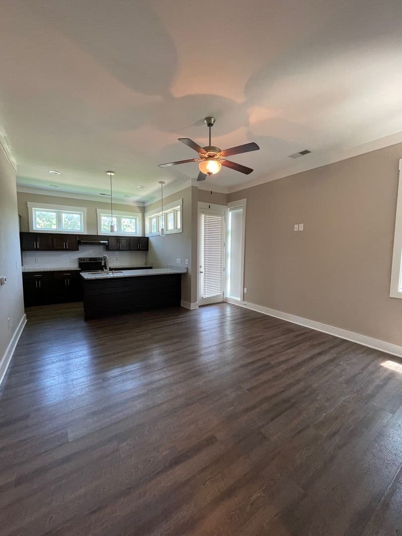 Bowling Green Apartment: 171 Hunt Village Lane