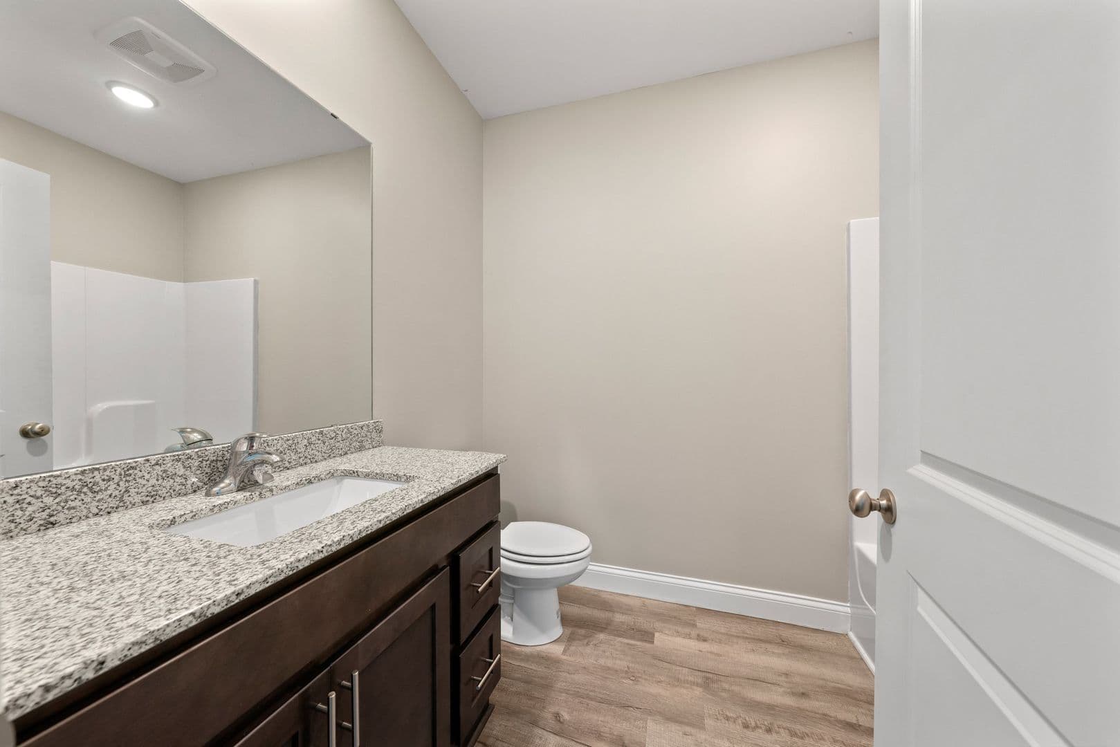 Bowling Green Apartment: 2363 Fox Ridge Court