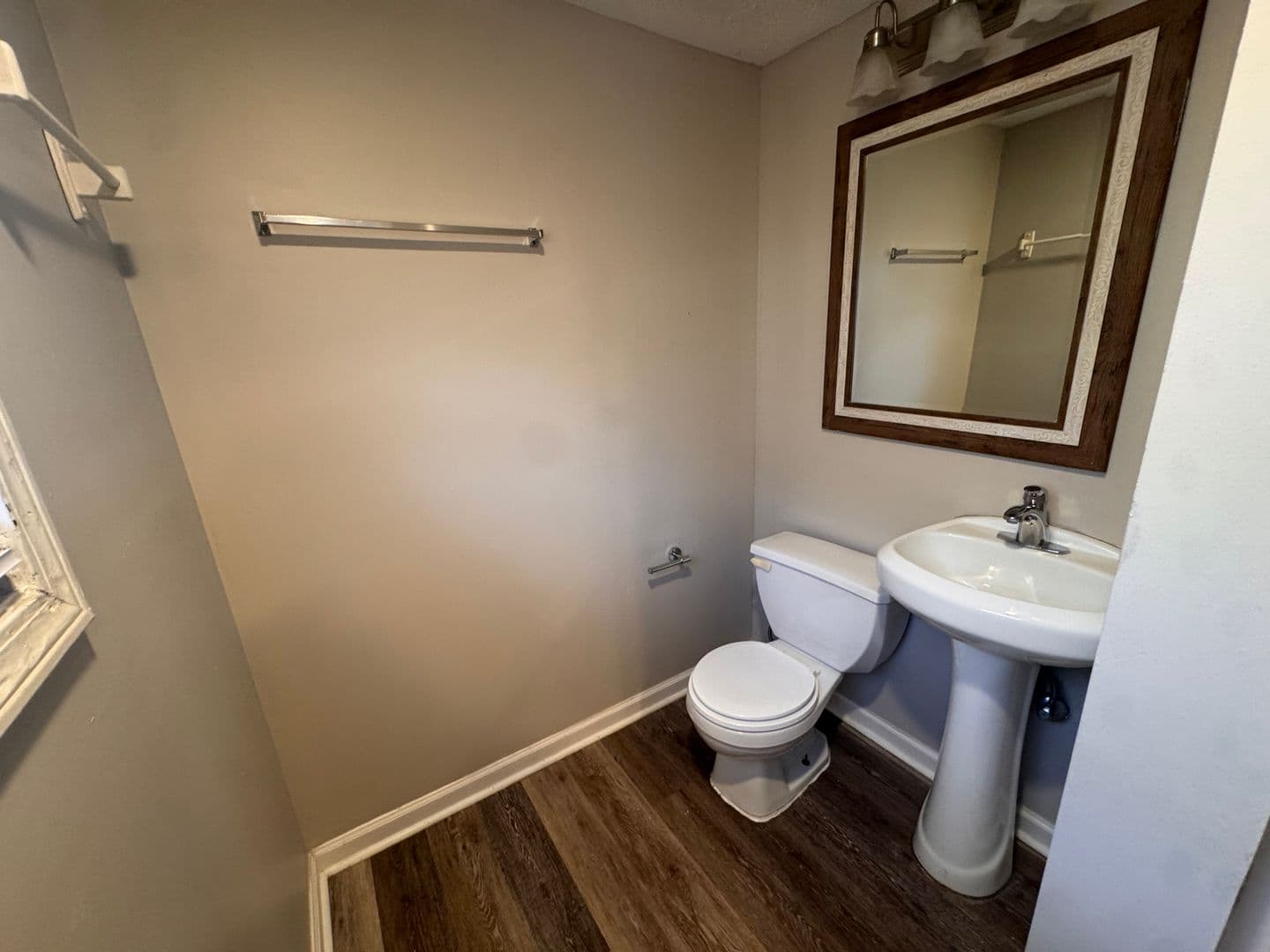 Bowling Green Apartment: 523 E 12th Avenue