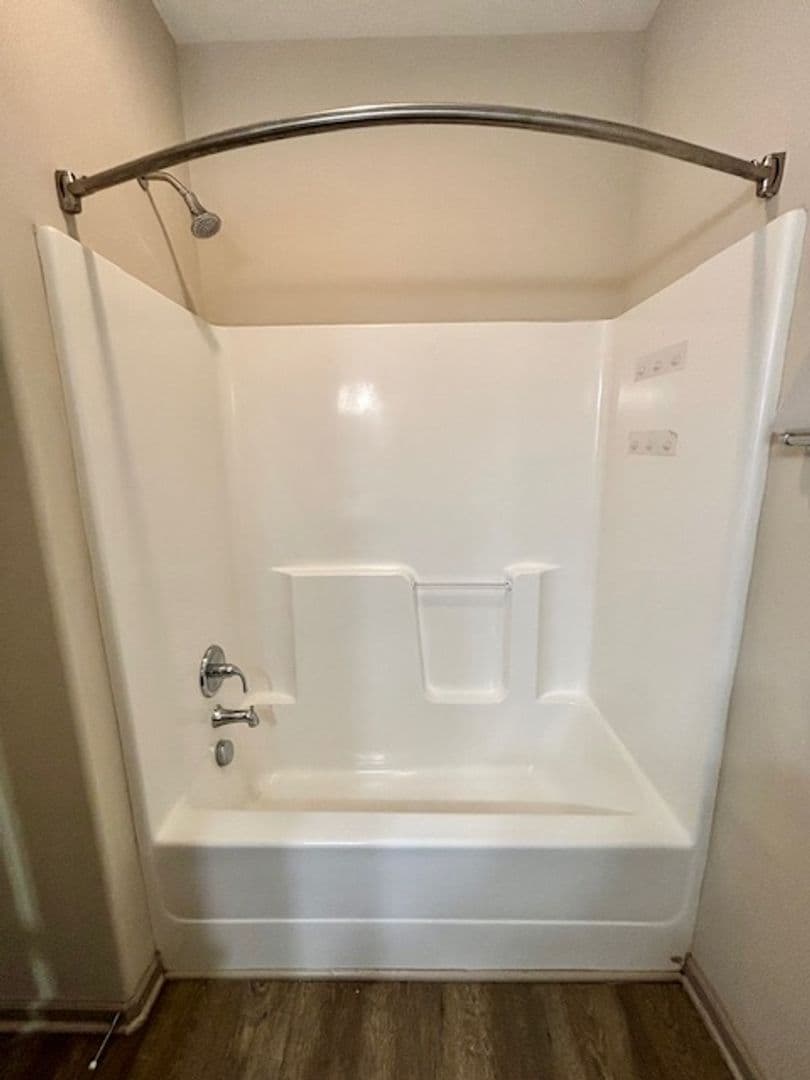 Bowling Green Apartment: 1607 & 1720 US 31W Bypass
