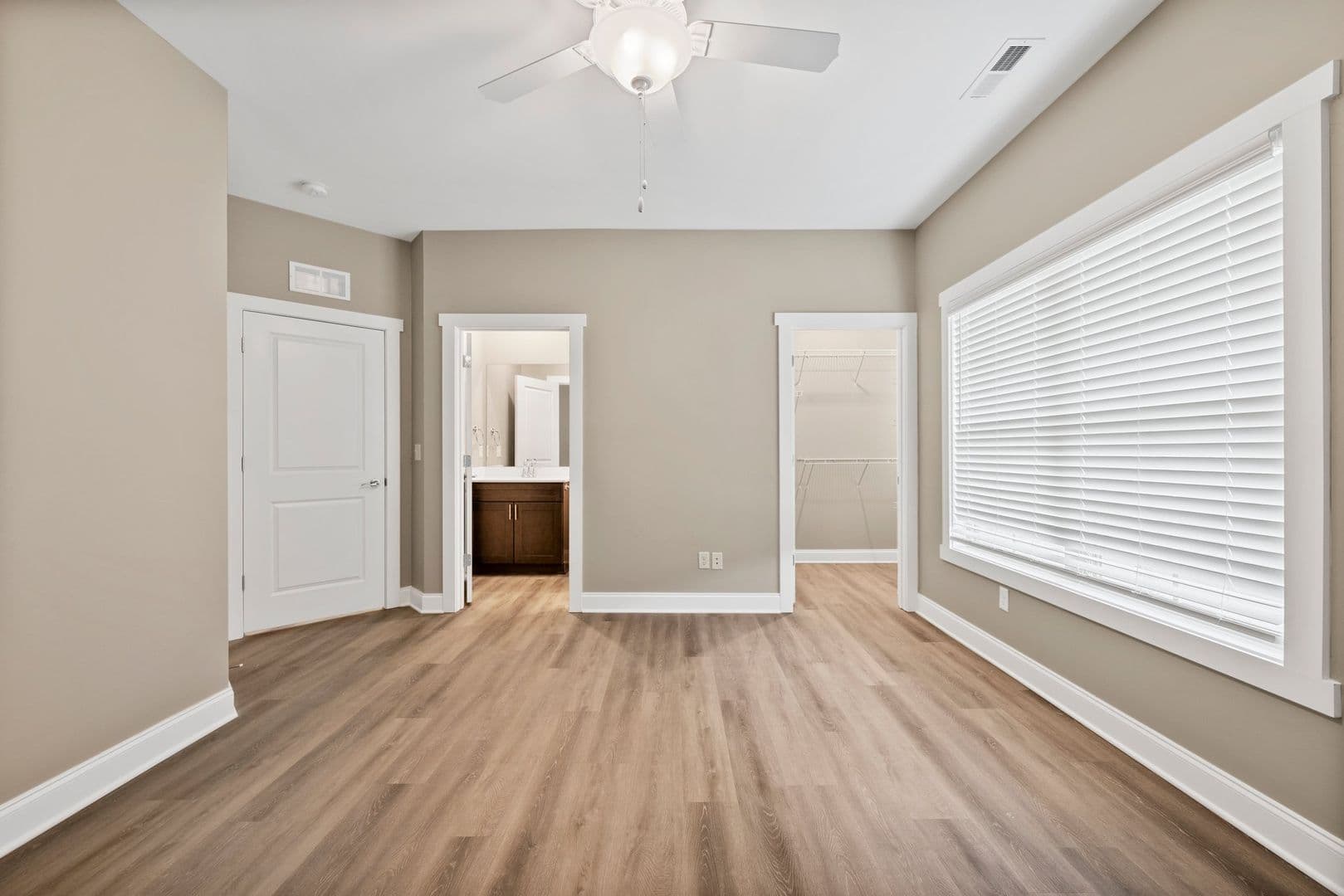 Bowling Green Apartment: 945 Riverbend Street