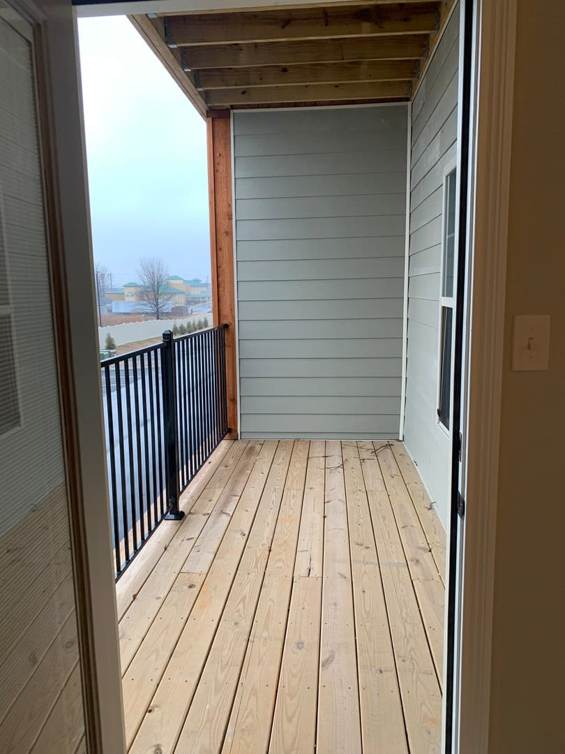 Bowling Green Apartment: 249 Greenwood Lane