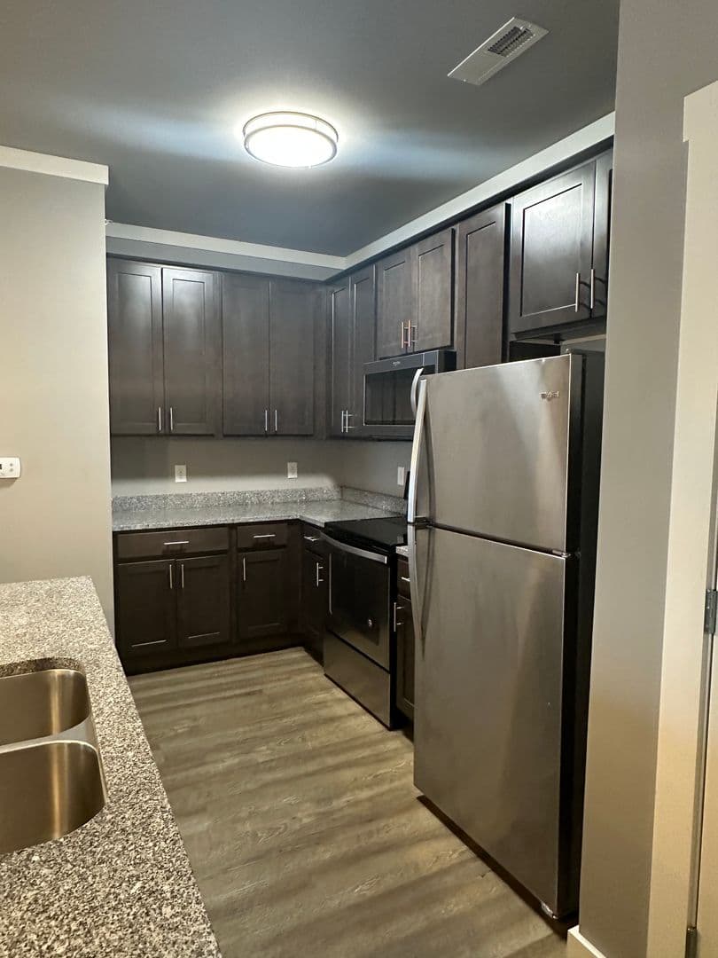 White House Apartment: 2940 US-31W