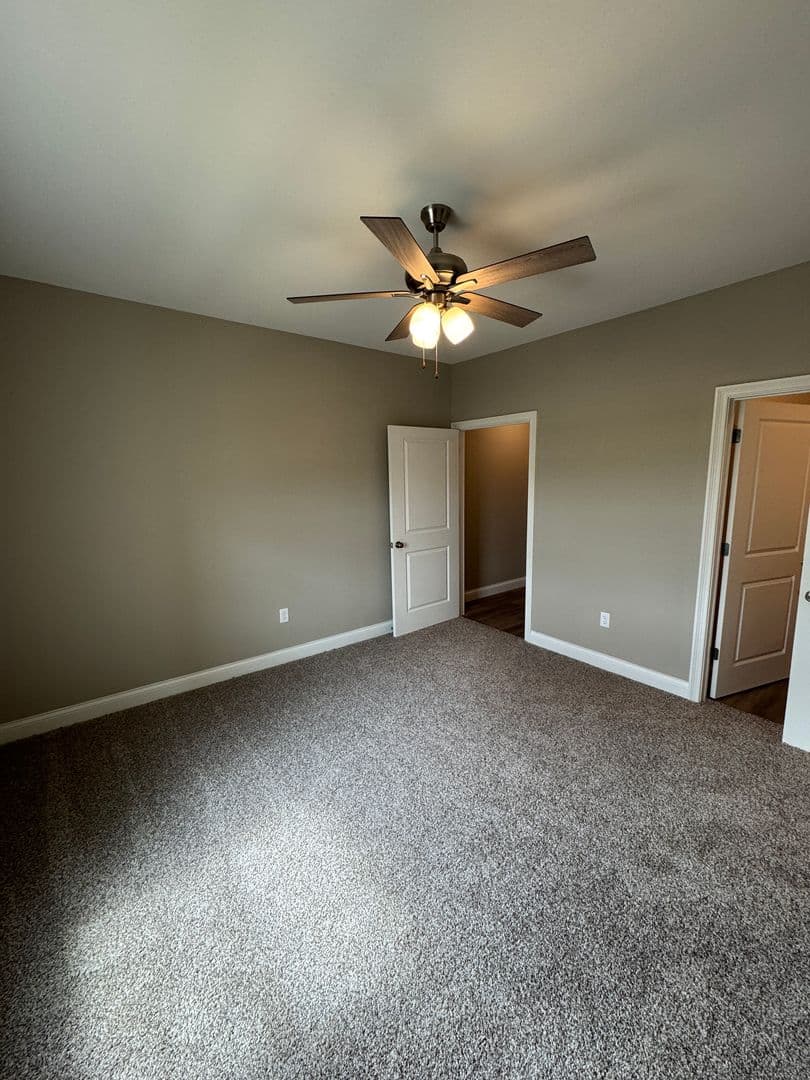 Bowling Green Apartment: 5204 Bakers Spring Street