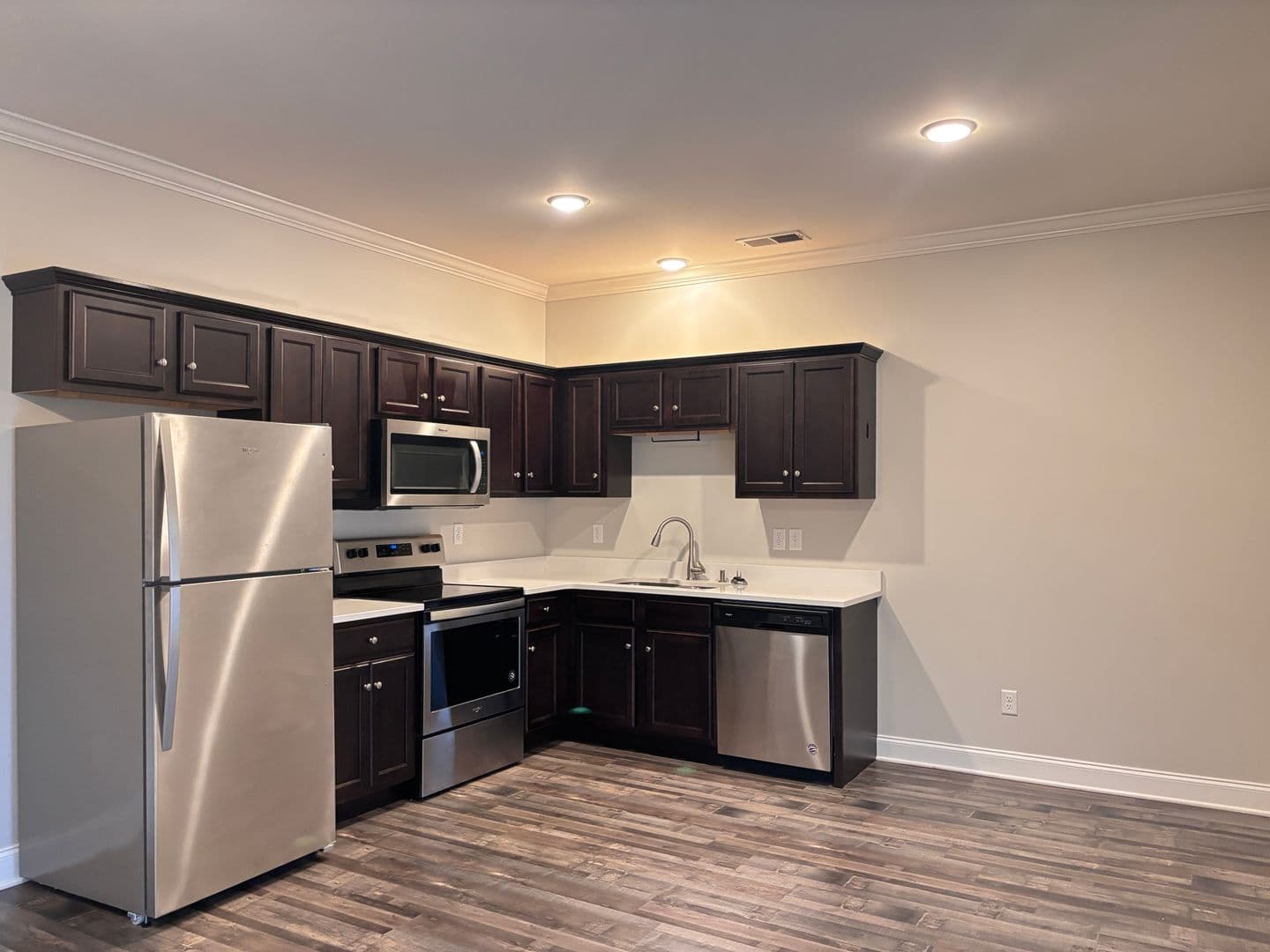 Bowling Green Apartment: 864 Fairview Avenue