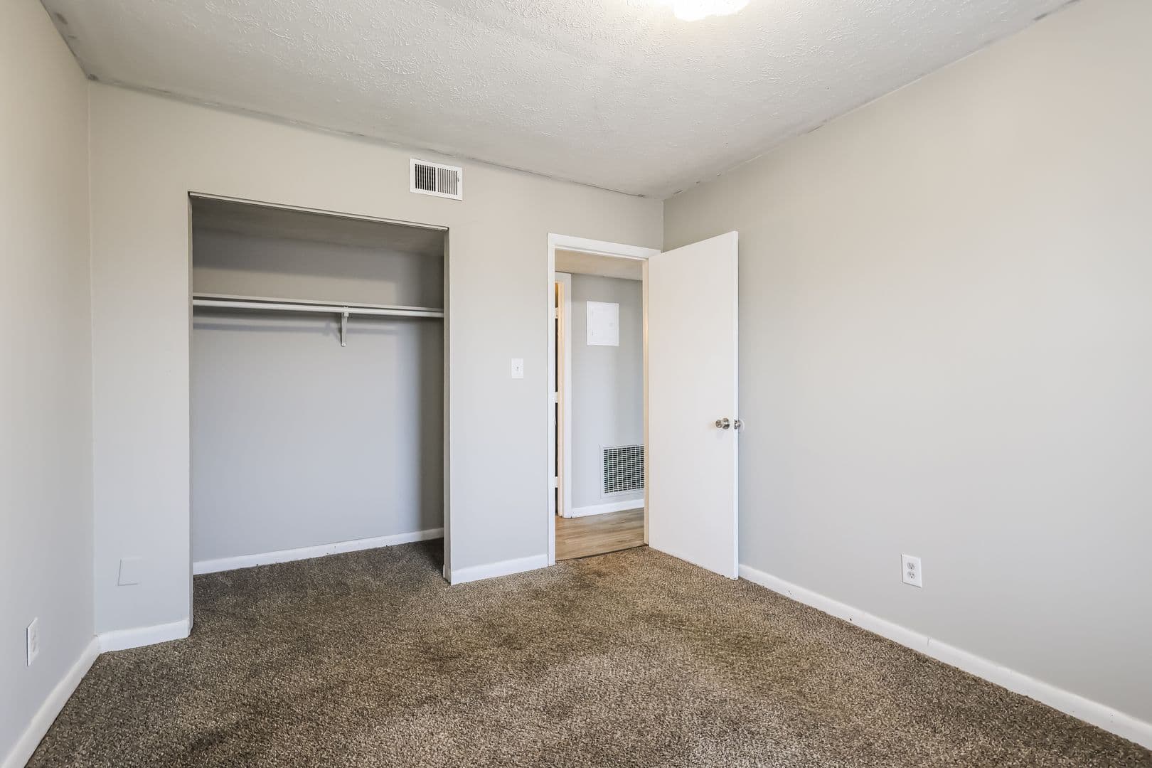 Glasgow Apartment: 200 Shalimar Drive