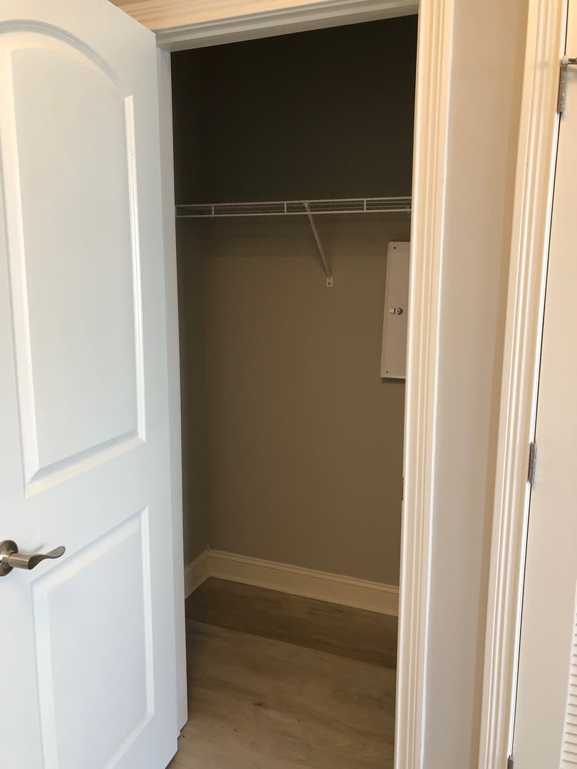 Bowling Green Apartment: 249 Greenwood Lane