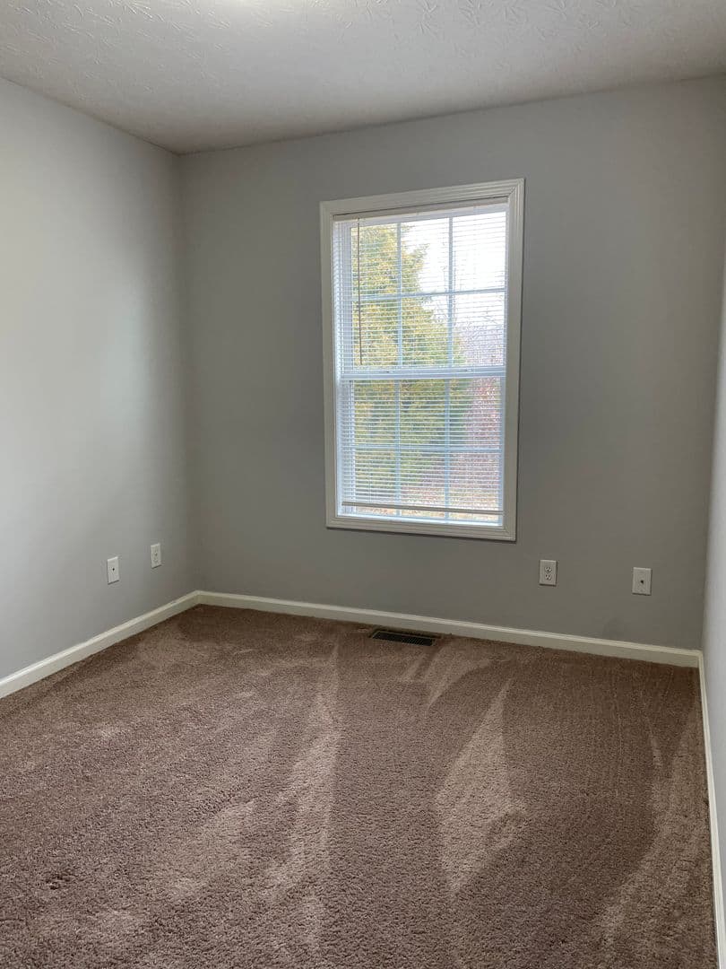 Bowling Green Apartment: 398 Lower Stone Avenue