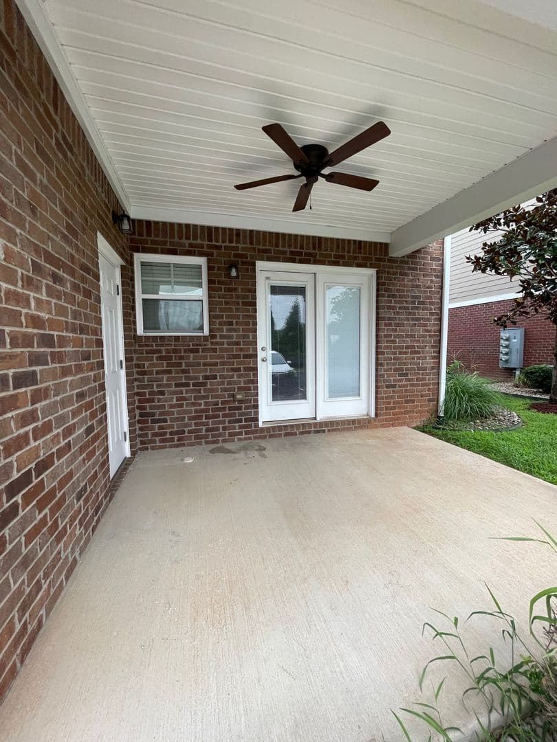 Bowling Green Apartment: 655 Declaration Way